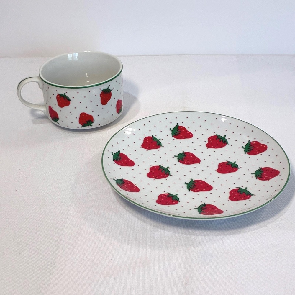 Retro Strawberry Teacup Saucer Fruit Cottagecore Kitsch Kitchen Decor Farmhouse - Picture 3 of 8